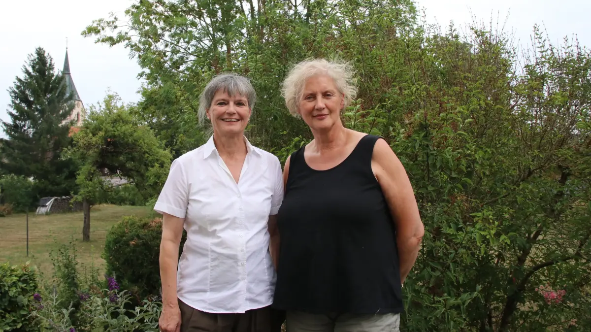 Monika Kettenhofen (links) Andrea Müller Beerdigung Empfingen Horb