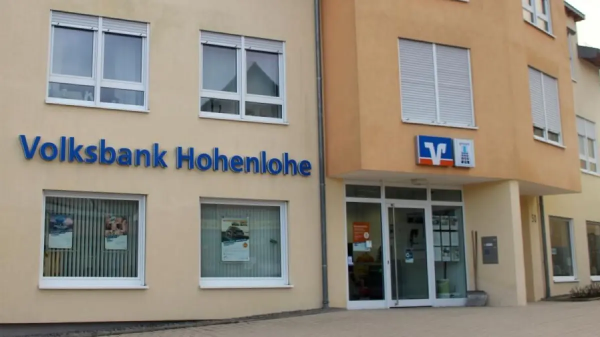Ab 1. März 2022 ist die Geschäftsstelle der Volksbank Hohenlohe in Wüstenrot Neuhütten Geschichte - Die Bank schließt dieses Jahr mehrere Gswchäftsstellen