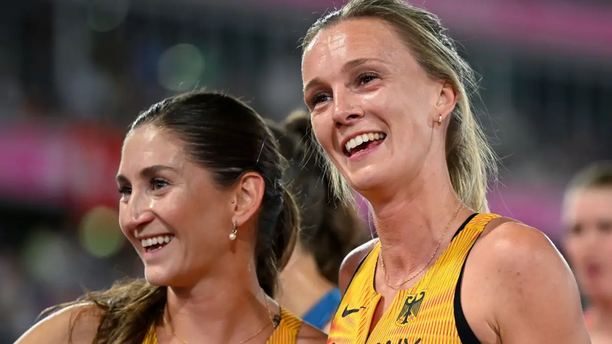 Leichtathletik: Europameisterschaft: 10.08.2026, Großbritannien, Birmingham: Leichtathletik: Europameisterschaft, Frauen, 3.000 Meter Hindernis, Runde 1, Gesa Krause (l, Deutschland) und Lea Meyer (Deutschland) im Ziel. Foto: Sven Hoppe/dpa +++ dpa-Bildfunk +++
