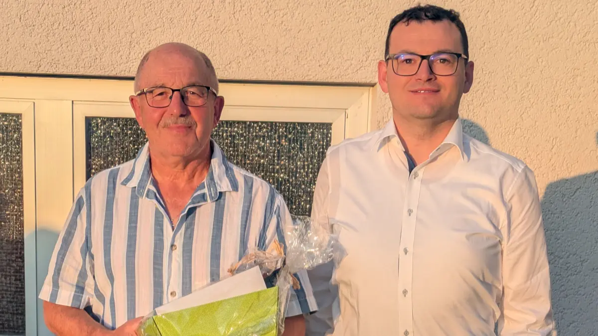 Bürgermeister Markus Tideman würdigte die bisherige Tätigkeit von Hermann Platz als Sprecher der Vereinsgemeinschaft.