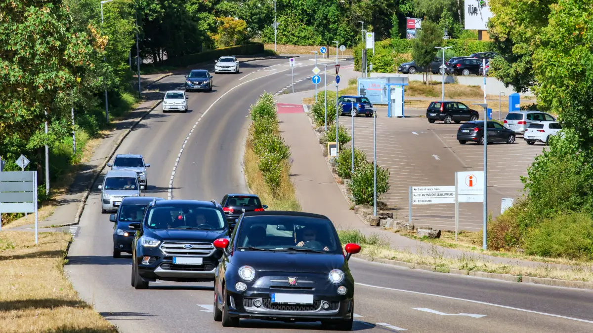 Lidl Deutschland Tour, Deutschlandtour, Straßen werden wegen Rennen gesperrt, Busse umgeleitet. Stadtbus stellt seinen Betrieb ein, weil die Crailsheimer Straße gesperrt wird. Expo-Gelände, Zieleinfahrt an der Ellwanger Straße am Schenkensee Freibad