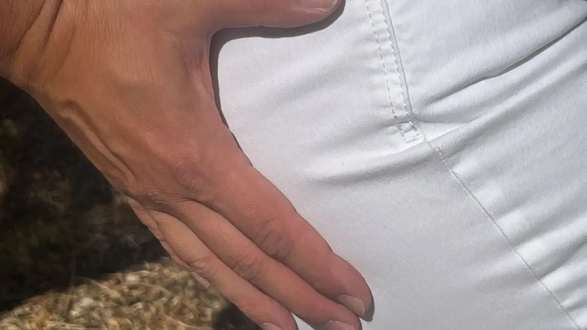 Geht gar nicht: Ein Unbekannter hat einer jungen Frau an den Hintern gegriffen (Symbolfoto).