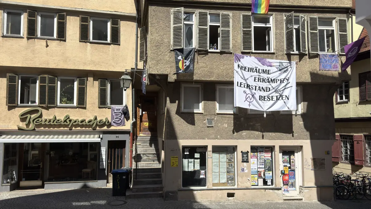 Tübingen Altstadt Hausbesetzung Kronenstraße 3 Eigentümer Bernd Schwab