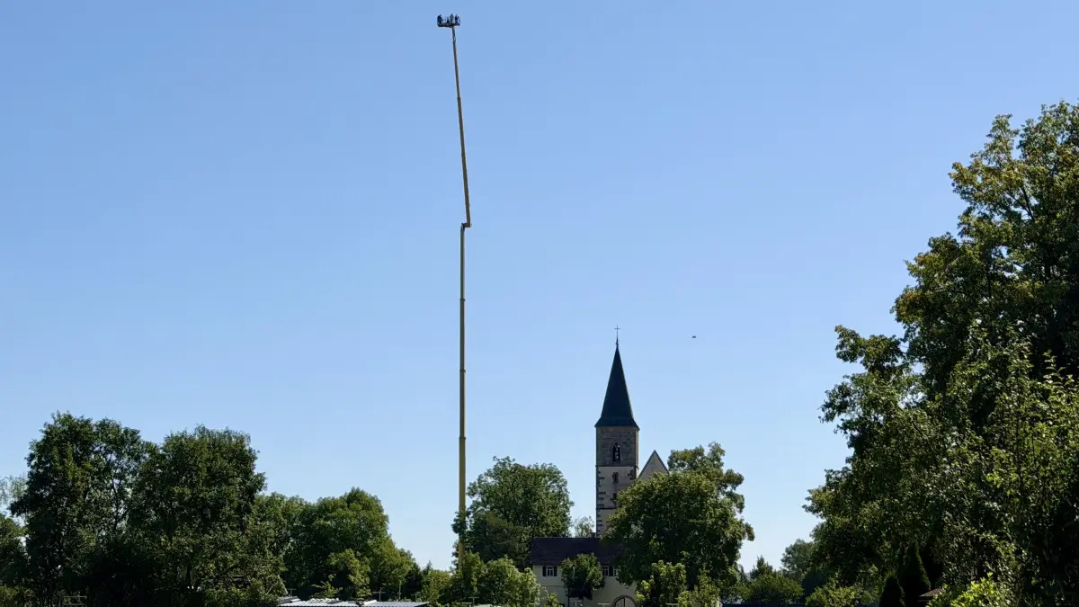 Kran neben der Sülchenkirche