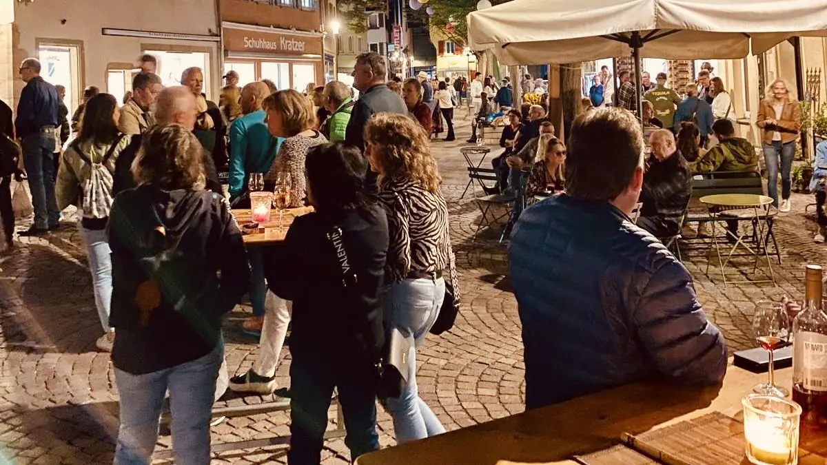 Einen spätsommerlichen Stadtbummel voller Genuss, Kreativität und Lebensfreude kann man beim Sommer-Nach(t)-Traum in Rottenburg erleben.