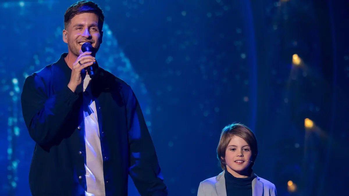 Alexander Klaws tritt erstmals mit seinem Sohn Lenny im TV auf.