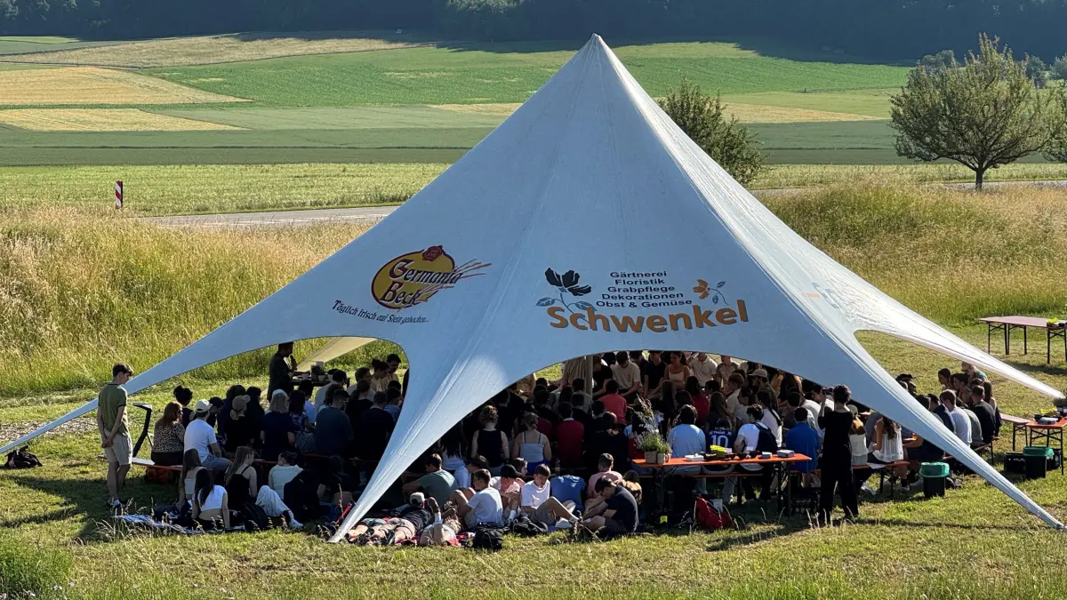 Politik und Pizza beim Heidengrabenzentrum