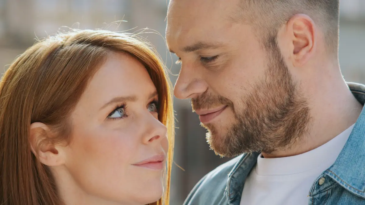 Das einstige GZSZ-Traumpaar Toni (Olivia Marei) und Erik (Patrick Heinrich) kommt sich wieder näher.