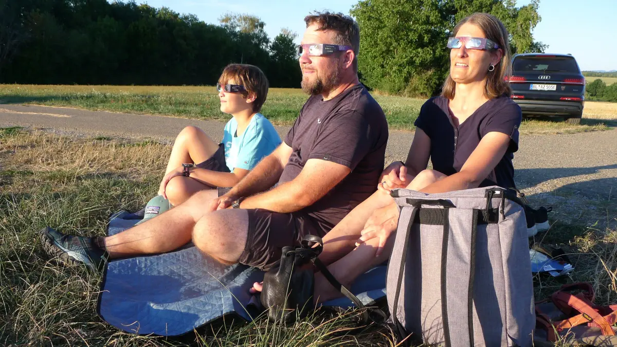 Im Auenloch bei Haigerloch machte es sich diese Familie auf einer Picknickdecke gemütlich.