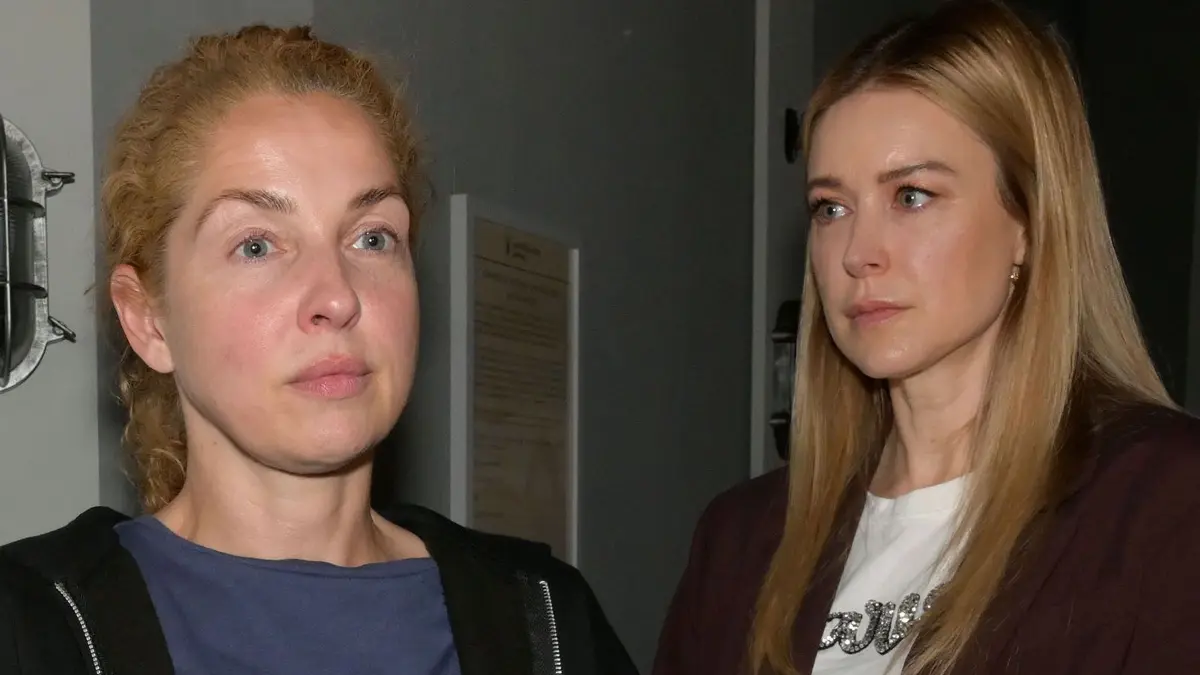 Nina (Maria Wedig) sitzt im Gefängnis und möchte nicht, dass Jessica (Nina Ensmann) ihr eigenes Leben kaputtmacht.