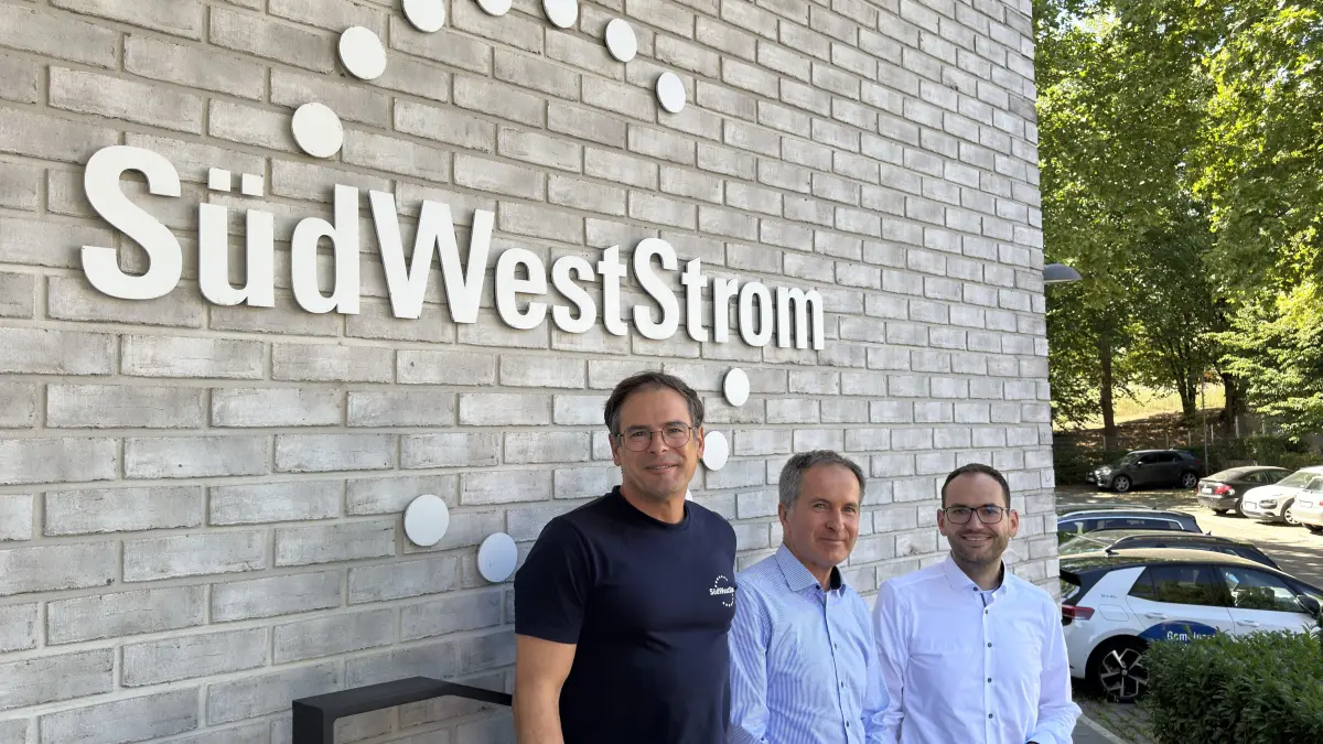 Tübingen Südweststrom Südwestdeutsche Stromhandels GmbH Eisenhutstraße 6 Geschäftsführung Geschäftsführer (von links) Daniel-Klaus Henne, Dr. Gerhard Ilg, Patrick Benjamin Kruppa