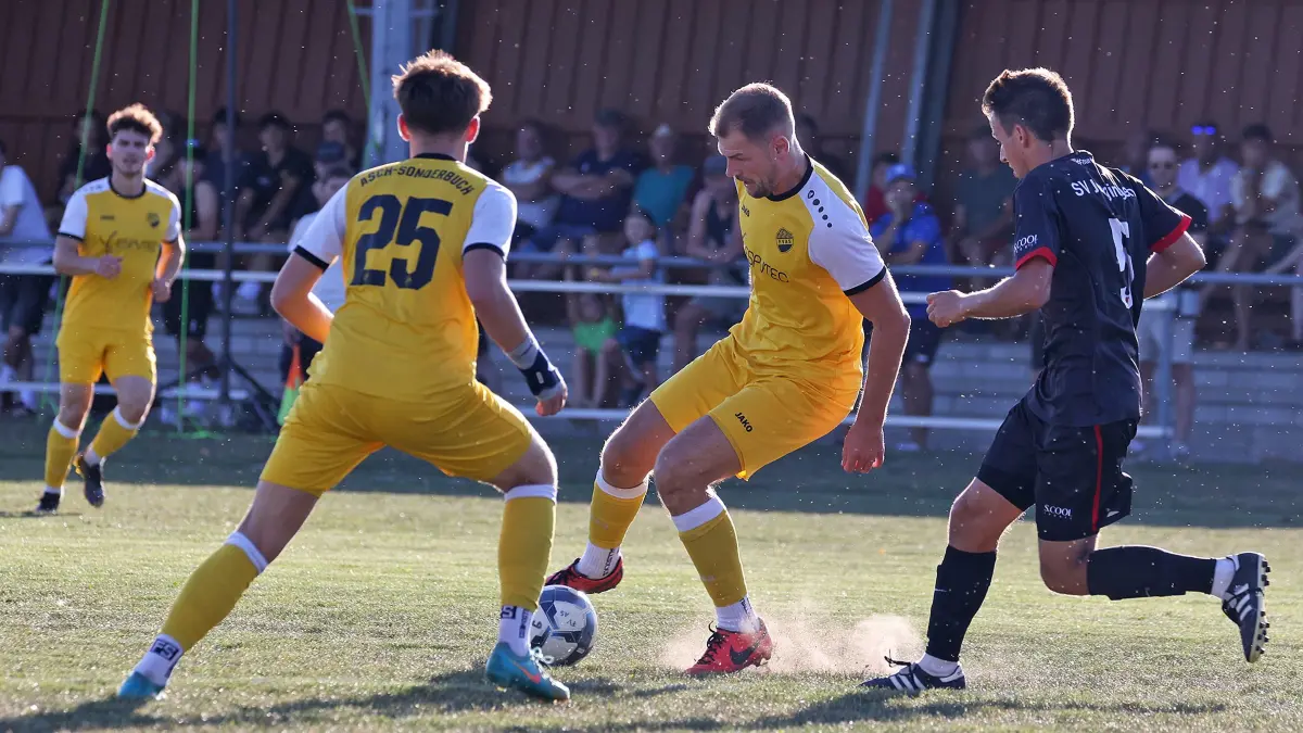 Eröffnungsspiel FV Asch-Sonderbuch gegen SV Jungingen mit *der Ehrung der Torschützenkönig:innen