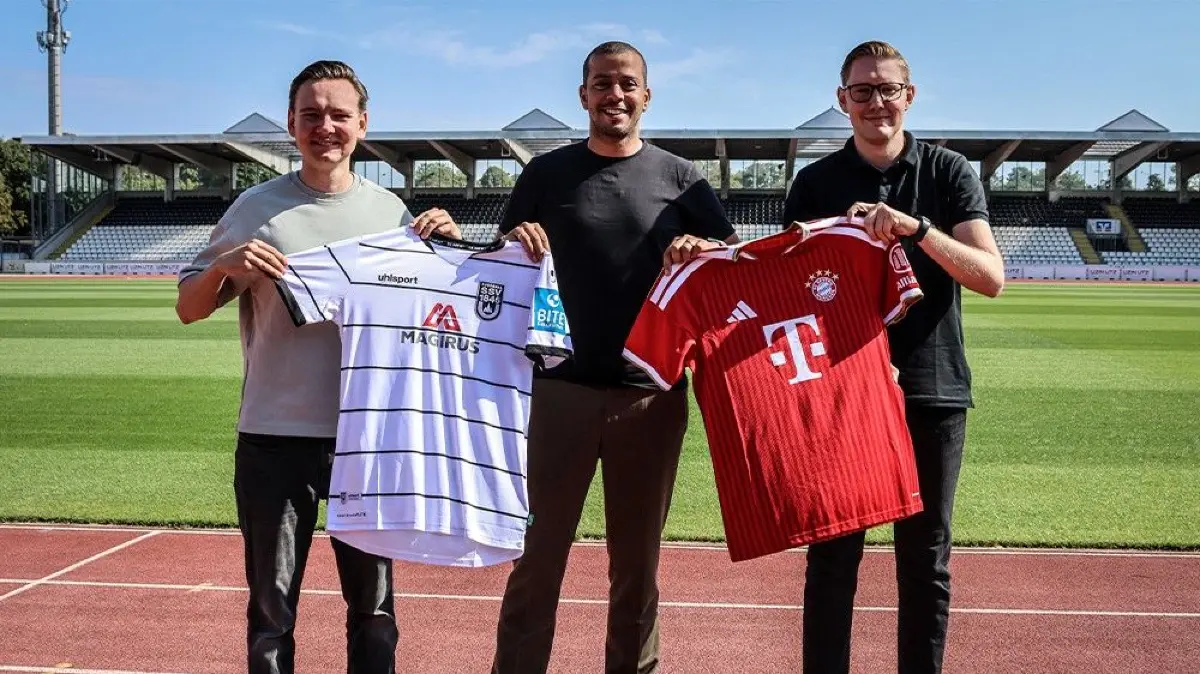 Die Kooperation zwischen dem SSV Ulm und dem FC Bayern München wurde um ein weiteres Jahr verlängert. Das geht einher mit einer personellen Veränderung im NLZ der Spatzen.