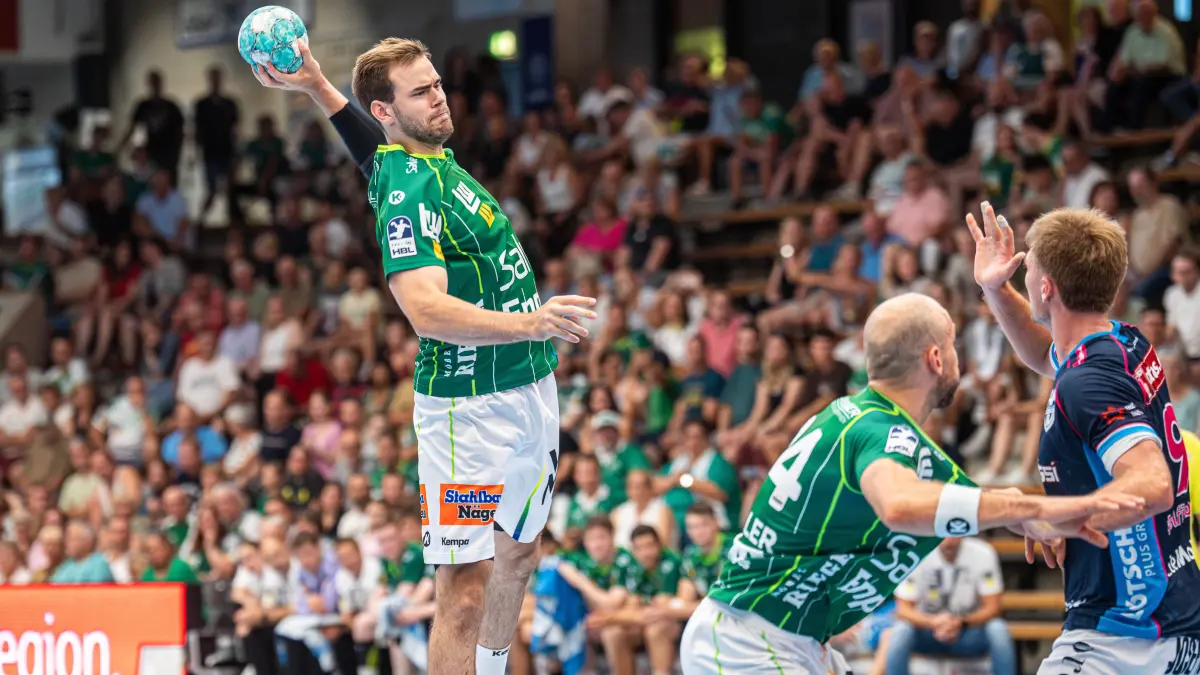 Frisch Auf Goeppingen vs. HC Kriens-Luzern, Handball, Players Night, Herren, Spielzeit 2026/2027, 15.08.2026: Max Beneke Frisch Auf Goeppingen, 09 wirft aus dem Rueckraum, Frisch Auf Goeppingen vs. HC Kriens-Luzern, Handball, Players Night, Herren, Spielzeit 2026/2027, 15.08.2026, Frisch Auf Goeppingen vs. HC Kriens-Luzern, Handball, Players Night, Herren, Spielzeit 2026/2027, 15.08.2026 Goeppingen *** Max Beneke of Frisch Auf Goeppingen, No. 09, shoots from the backcourt Frisch Auf Goeppingen vs. HC Kriens Lucerne, Handball, Players Night, Men s, 20262027 Season, August 15, 2026, Frisch Auf Göppingen vs. HC Kriens Lucerne, Handball, Players Night, Men, 20262027 season, August 15, 2026, Göppingen Copyright: xEibner-Pressefoto/MichaelxSchmidx EP_MST
