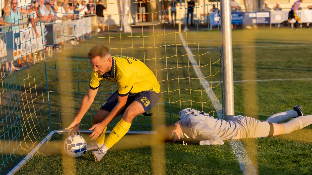 SSV Ehingen-Süd - SV Reinstetten 3:2 Landesliga Saisonstart Simon Dilger nach dem 2:2
