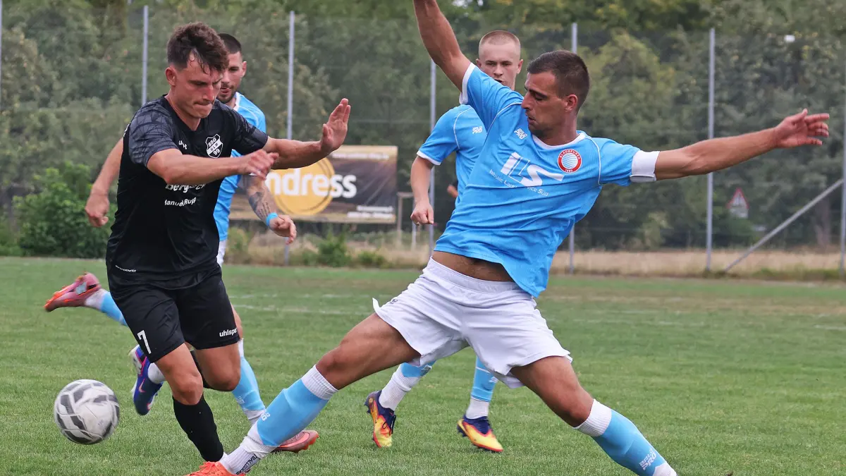 Fußball, Landesliga: Das waren die Spiele am Wochenende *SSG Ulm gegen FC Blaubeuren im Foto*