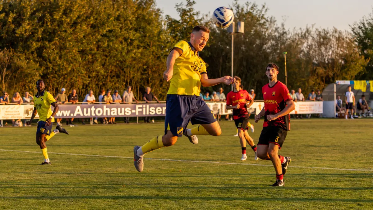 SSV Ehingen-Süd - SV Reinstetten 3:2 Landesliga Saisonstart Simon Dilger erzielt das 2:2