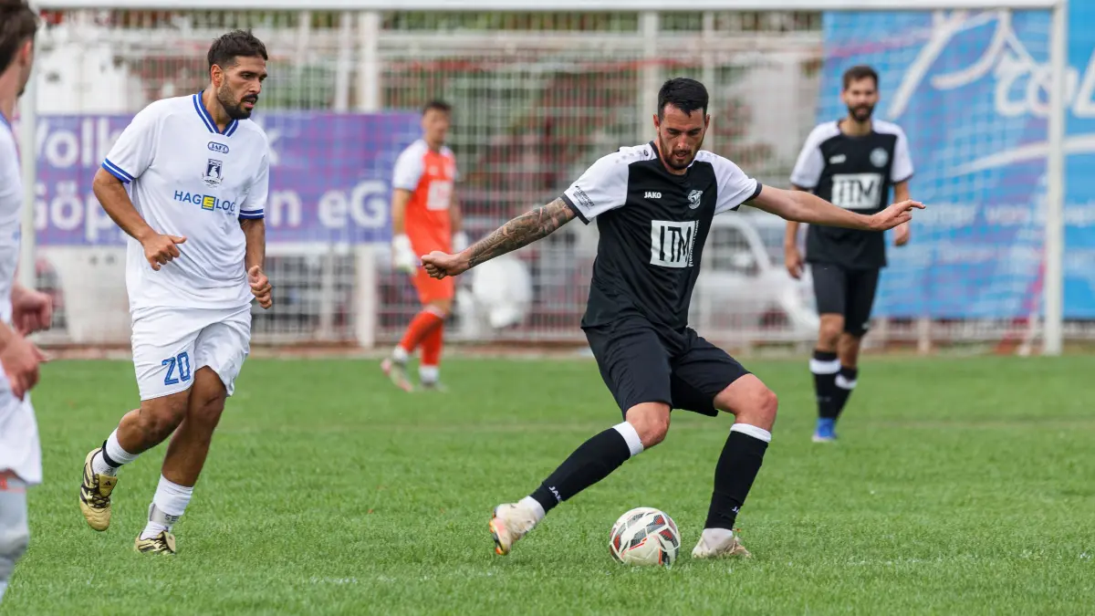 Fussball Bezirkspokal: Fussball Bezirkspokal; TB Gingen - TSV Beuren;
Marco Greco (TB Gingen, #9);
16.08.2026; Gingen.
Foto: Thomas Madel