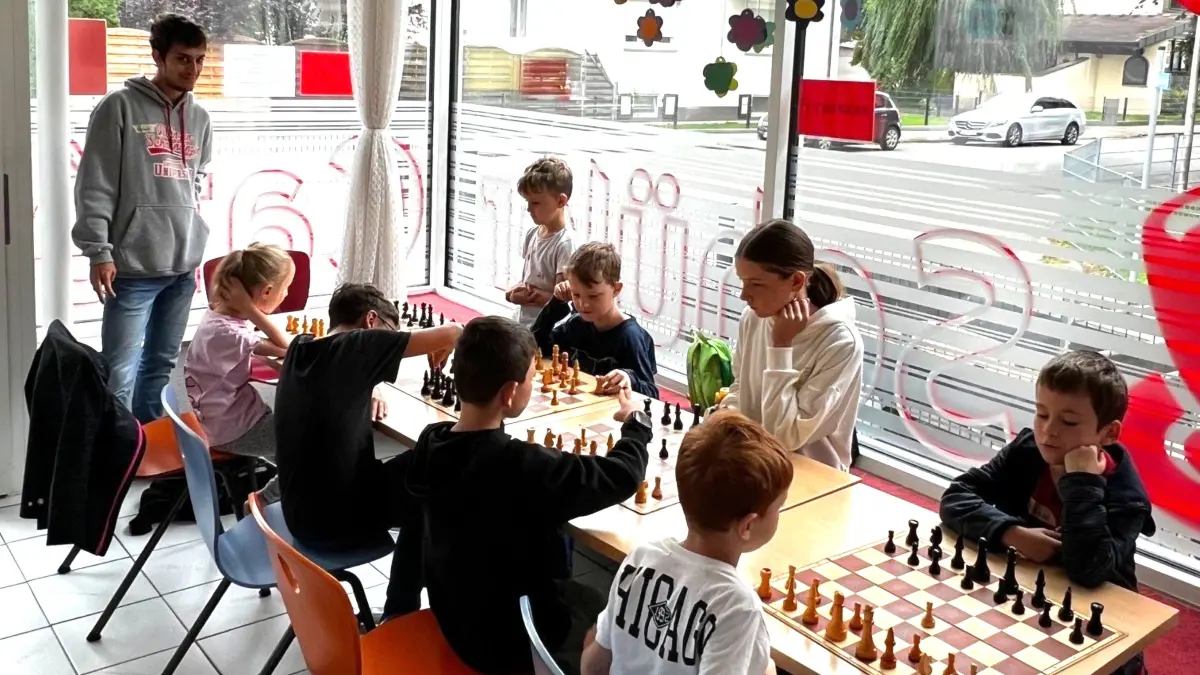 Schachturnier im Sulzer Schülercafé – künftig müssen die Projekte in anderen Räumen stattfinden. Das Schülercafé zieht ins Jugendzentrum.