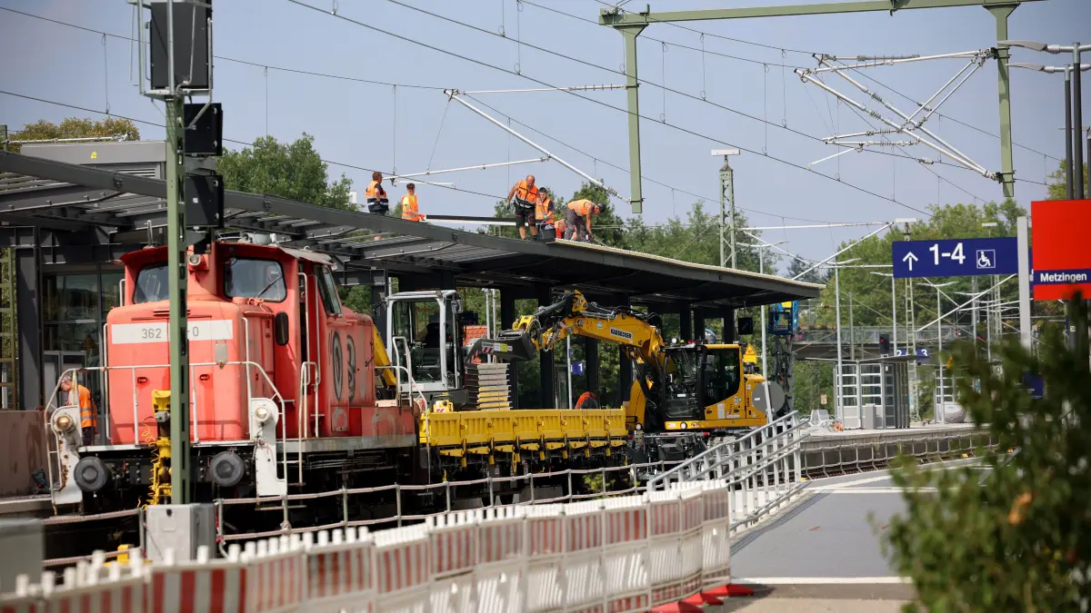 Bahnhof Metzingen Bauarbeiten Mittelbahnsteig Gleis 2 Gleis 3 neues Dach