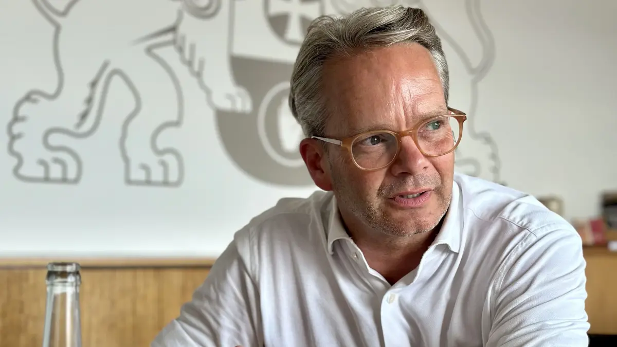 Harte Zeiten: Peter Theilacker weht der Wind kräftig ins Gesicht, dennoch blickt er zuversichtlich nach vorne.