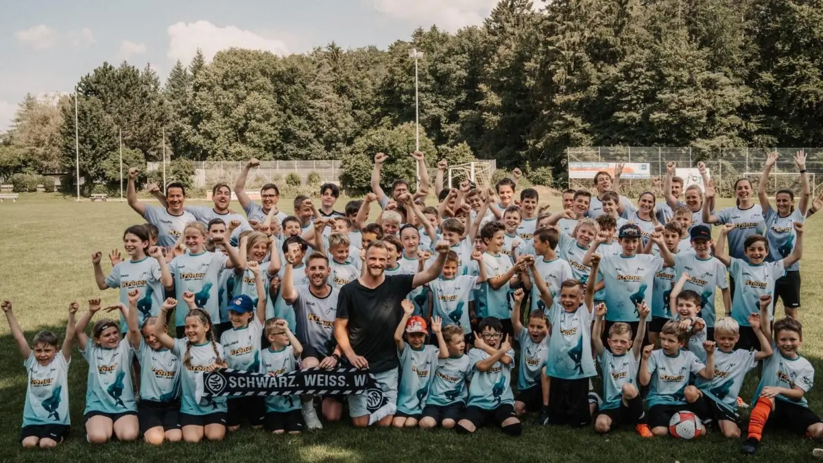 Mehr als 300 Kinder und Jugendliche nehmen jährlich an den Fußballcamps von JO-CUP teil