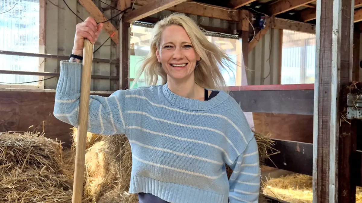 In der 22. Staffel von „Bauer sucht Frau“ sind neue Bäuerinnen und Bauern auf der Suche nach der wahren Liebe. Eine von Ihnen ist Svenja aus Niedersachsen.