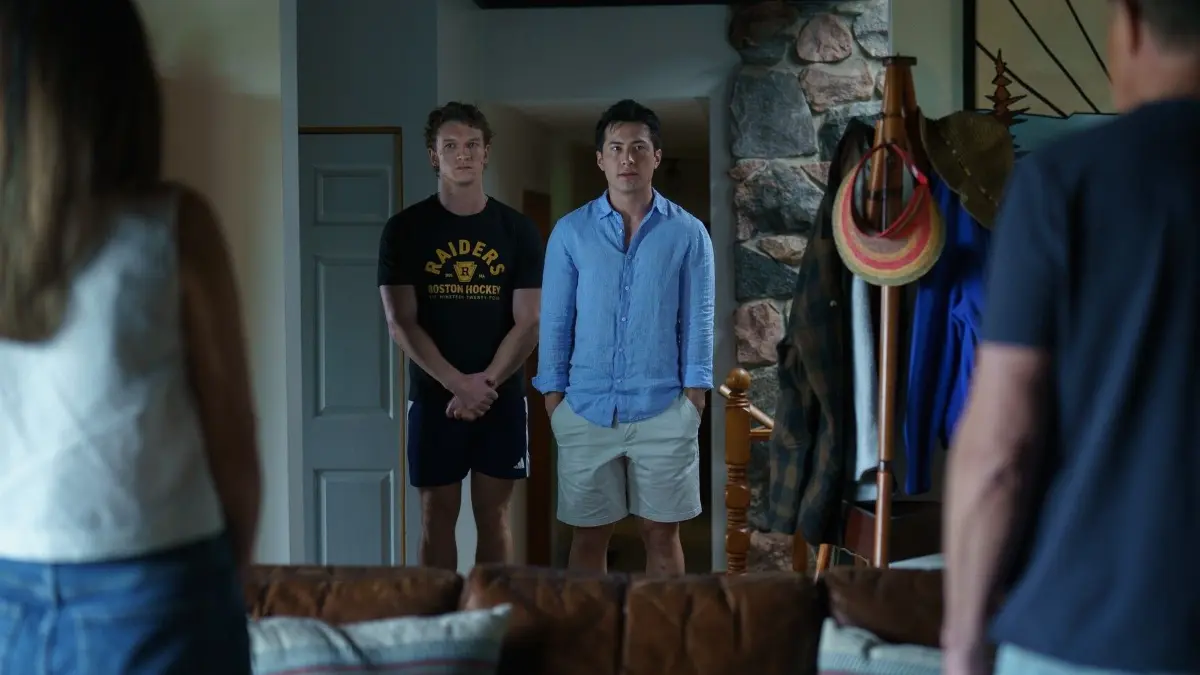 Die Serie Heated Rivalry mit Connor Storrie (l.) und Hudson Williams in den Hauptrollen geht in die zweite Runde.