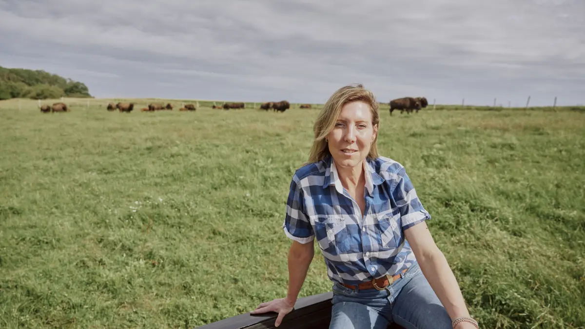 Katrin Humpfer auf der Bisonweide