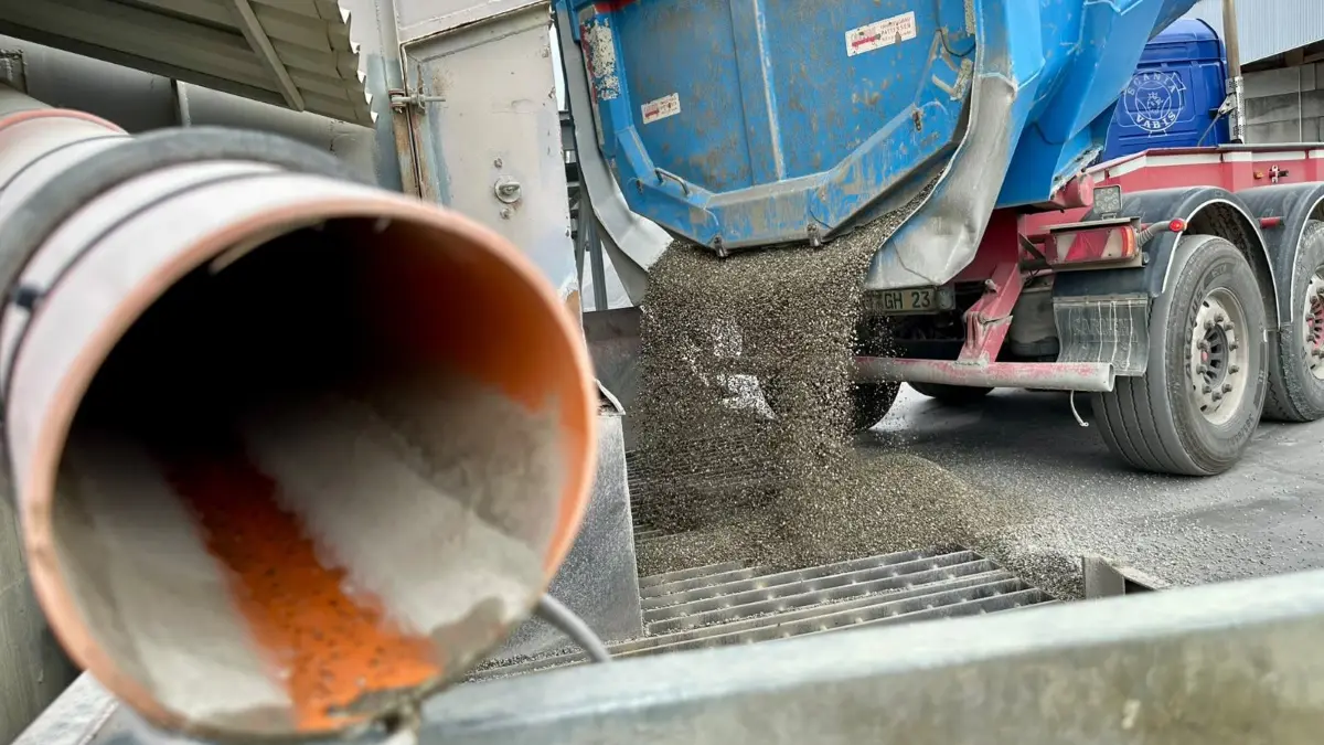 FBW Frischbetonwerk Reutlingen Beton Michael Ebner (Helmar Leuze) Bau Schutt Kies