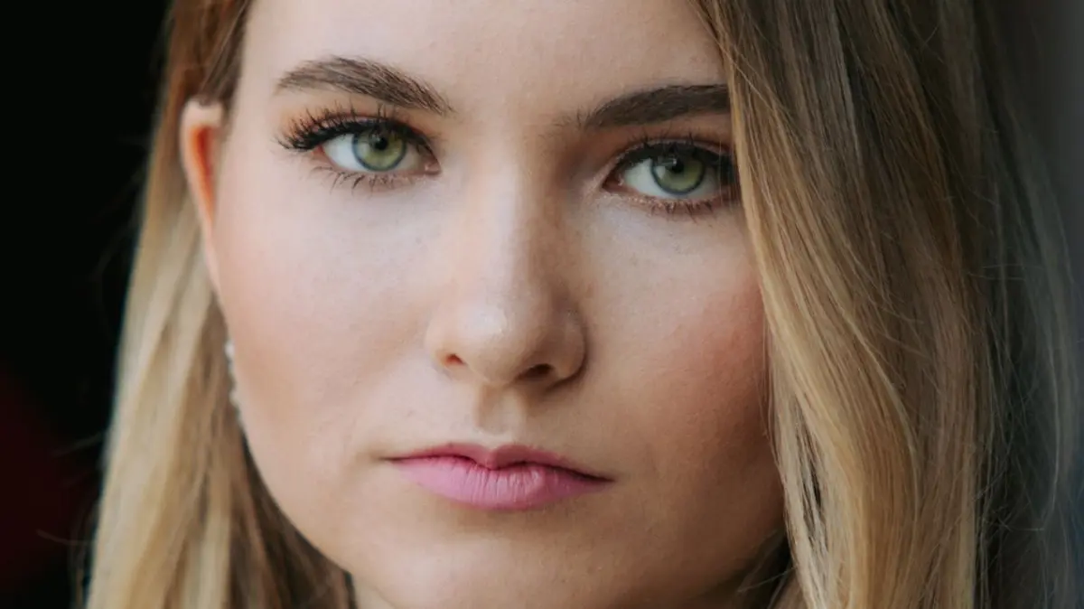 GZSZ-Rolle Johanna Flemming (Charlott Reschke) reist nach Frankreich.