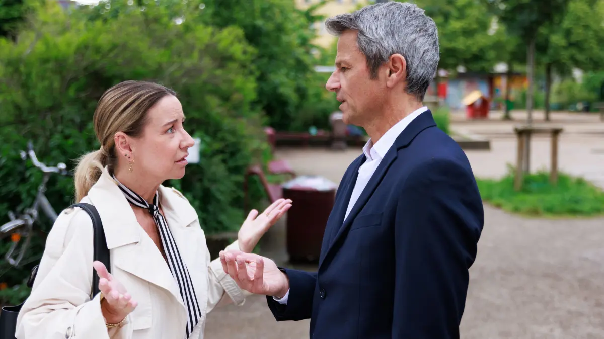 Ute (Isabell Hertel) macht Benedikt (Jens Hajek) energisch klar, dass sie ihre Haltung zu Patrizias Angebot nicht ändern wird.