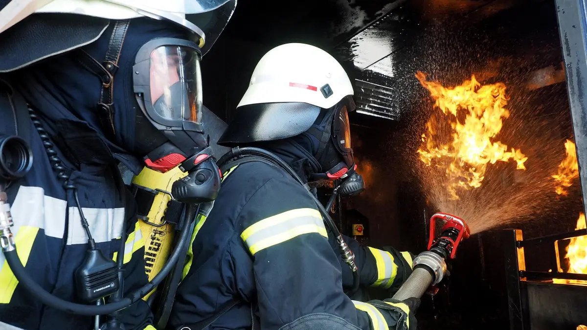 (ohne Überschrift): Vorsicht: Dieses Foto ist möglicherweise nur für den einstigen Verlag Schwäbisches Tagblatt verwendbar. Feuerwehr Horb 11.9.2019. Bild: Karl-Heinz Kuball