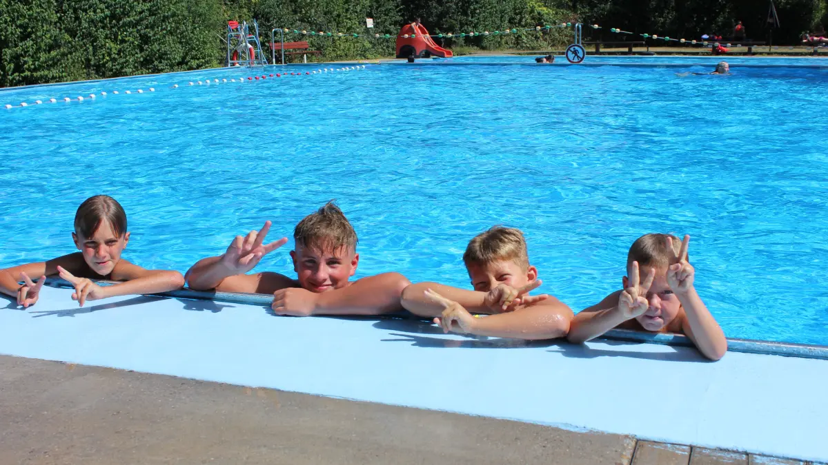 Szene aus dem Junginger Freibad
