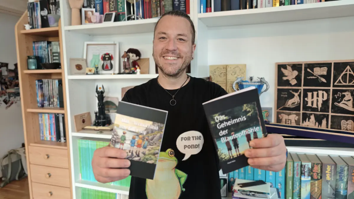 Novizen-Autor Matthias Dupke-Zeifang aus Berghülen hat sich vom Blautopf inspirieren lassen.