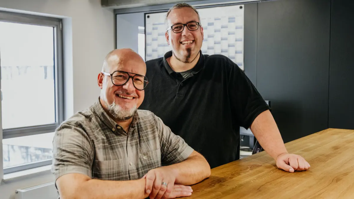 Horst Herold und Kai Hinderberger (von links) von der Stadtverwaltung betreiben Wirtschaftsförderung in Crailsheim.