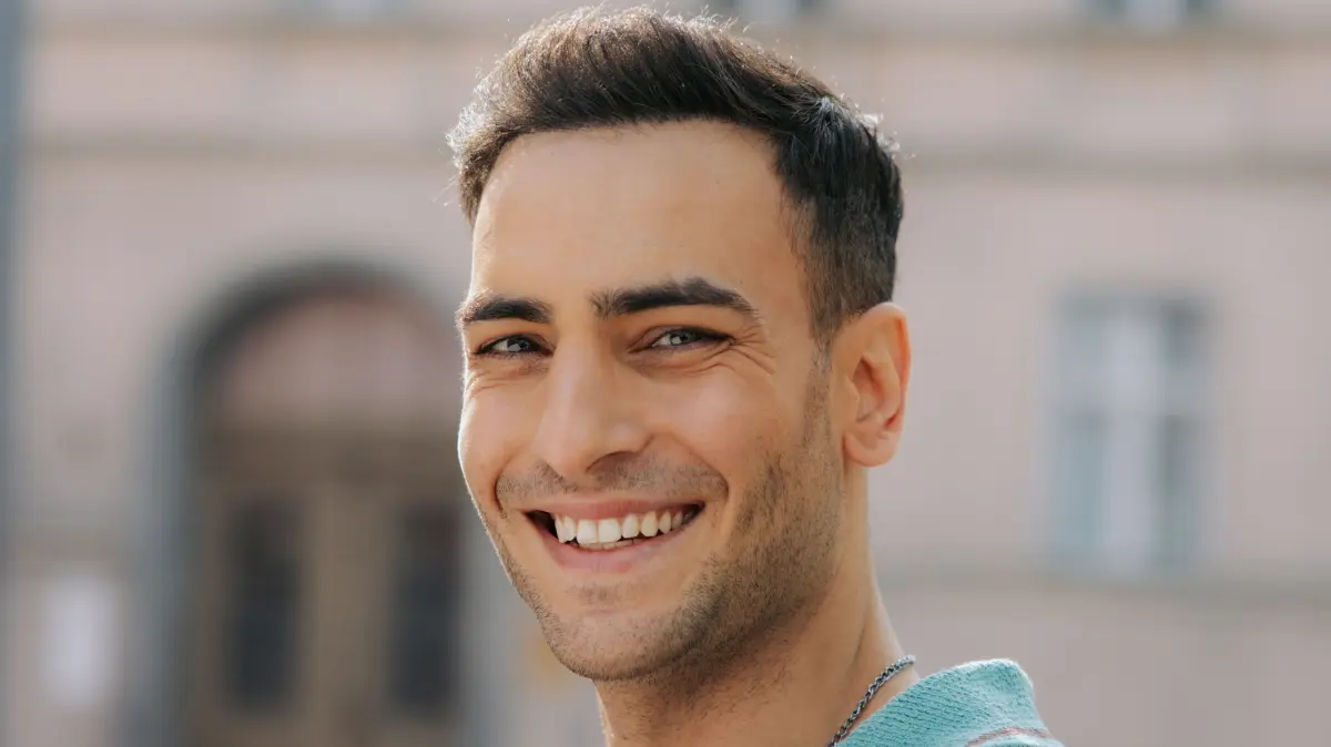 GZSZ-Serienliebling Nihat Güney (Timur Ülker) macht seine unterdrückten Gefühle endlich öffentlich.