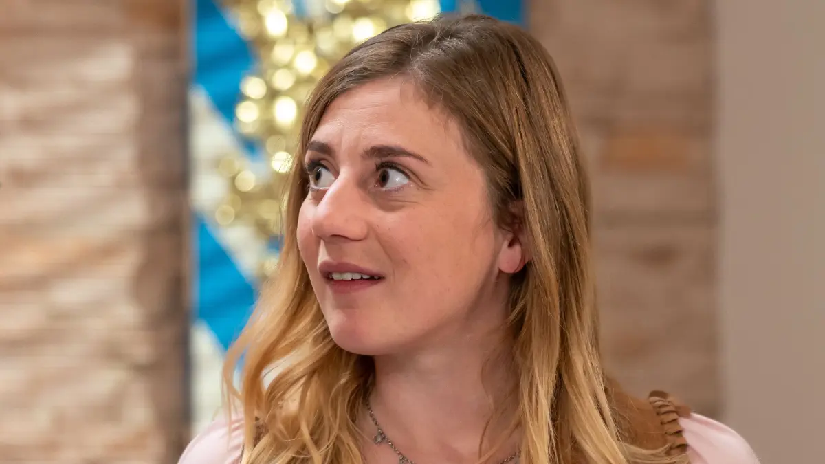 Sophie Reiml spielt Sarah Brandl bei „Dahoam is Dahoam“.