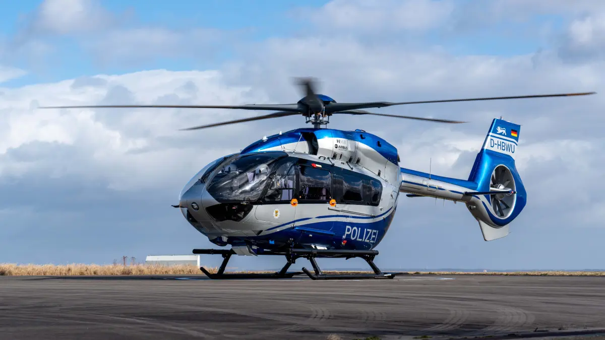 Die baden-württembergische Polizeihubschrauberstaffel verfügt über insgesamt sechs Hubschrauber vom Typ Airbus H145. Im Funk werden sie als "Bussard" gerufen.