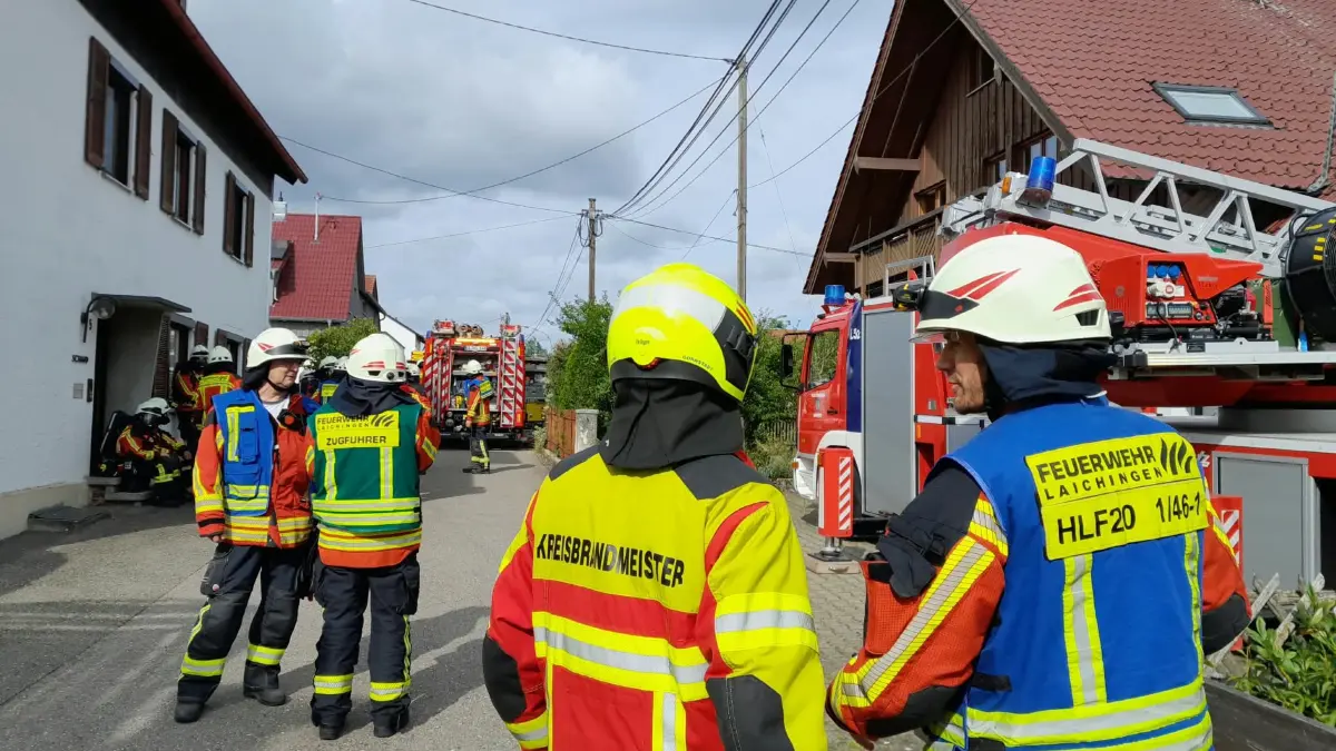 Fire brigade operation in Laichingen: Woman seriously injured rescued from ...