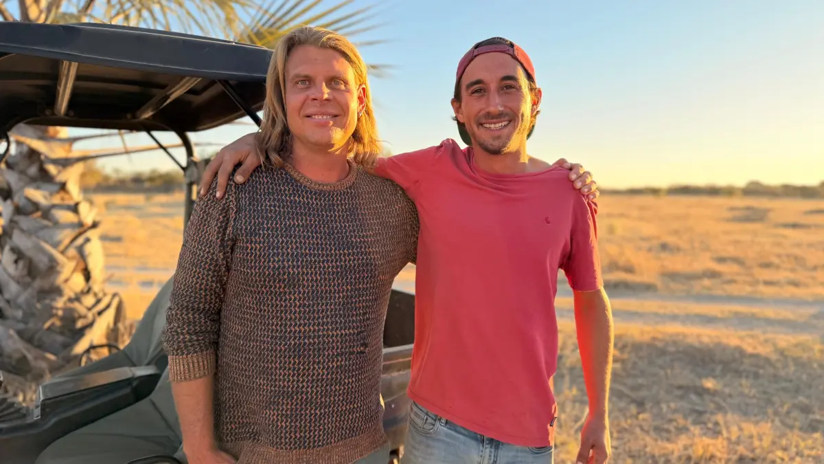 Alexander (l.) und Martin suchen gemeinsam nach der Liebe.