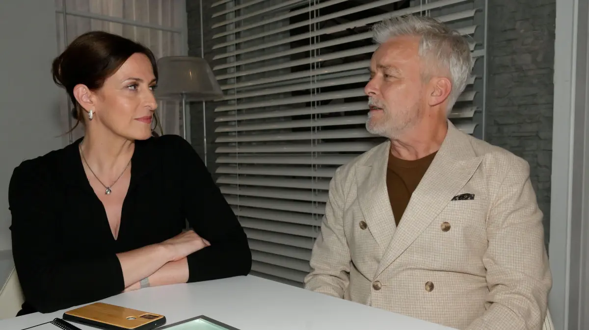 Katrin (Ulrike Frank) will Richard Kaltenbach (Stephan Schill) nicht näher kommen.