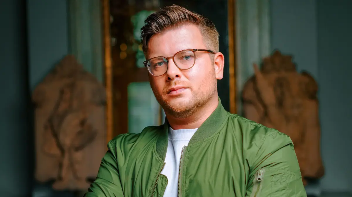 Philipp Fleiter nimmt an der vierten Staffel von „Die Verräter – Vertraue Niemandem!“ teil.