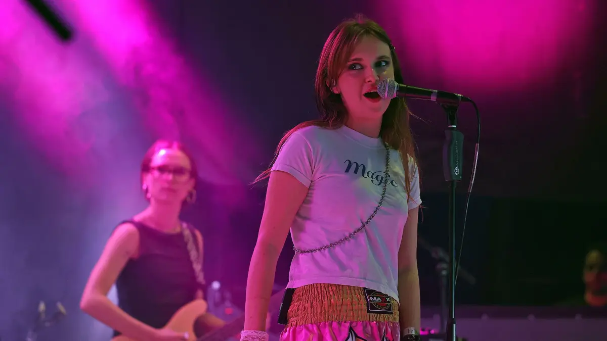 Indie trifft Elektropop: Punchbag im Zelt.