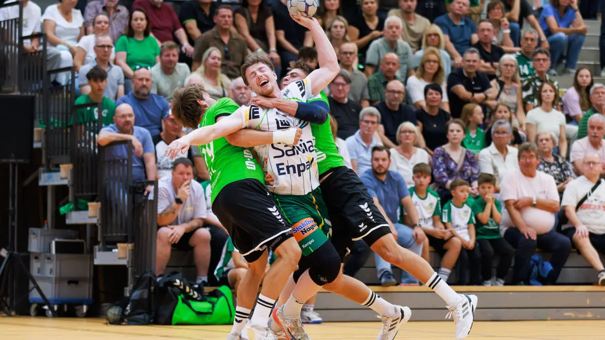 GER, HG Saarlouis vs. FRISCH AUF! Goeppingen, Handball, DHB-Pokal, 1. Runde, Spielzeit 2026/2027, 23.08.2026, : Erik PERSSON FRISCH AUF Goeppingen, 22 erzielt ein Tor, Aktion, Torwurf GER, HG Saarlouis vs. FRISCH AUF Goeppingen, Handball, DHB-Pokal, 1. Runde, Spielzeit 2026/2027, 23.08.2026, GER, HG Saarlouis vs. FRISCH AUF Goeppingen, Handball, DHB-Pokal, 1. Runde, Spielzeit 2026/2027, 23.08.2026, Saarbruecken *** Erik PERSSON FRISCH AUF Goeppingen, No. 22 scores a goal, action, shot on goal GER, HG Saarlouis vs. FRISCH AUF Goeppingen, handball, DHB Cup, Round 1, 20262027 season, August 23, 2026, GER, HG Saarlouis vs. FRISCH AUF Goeppingen, Handball, DHB Cup, Round 1, 20262027 season, August 23, 2026, Saarbrücken Copyright: xEibnerxPressefoto/OliverxSchmidtx EP_OST