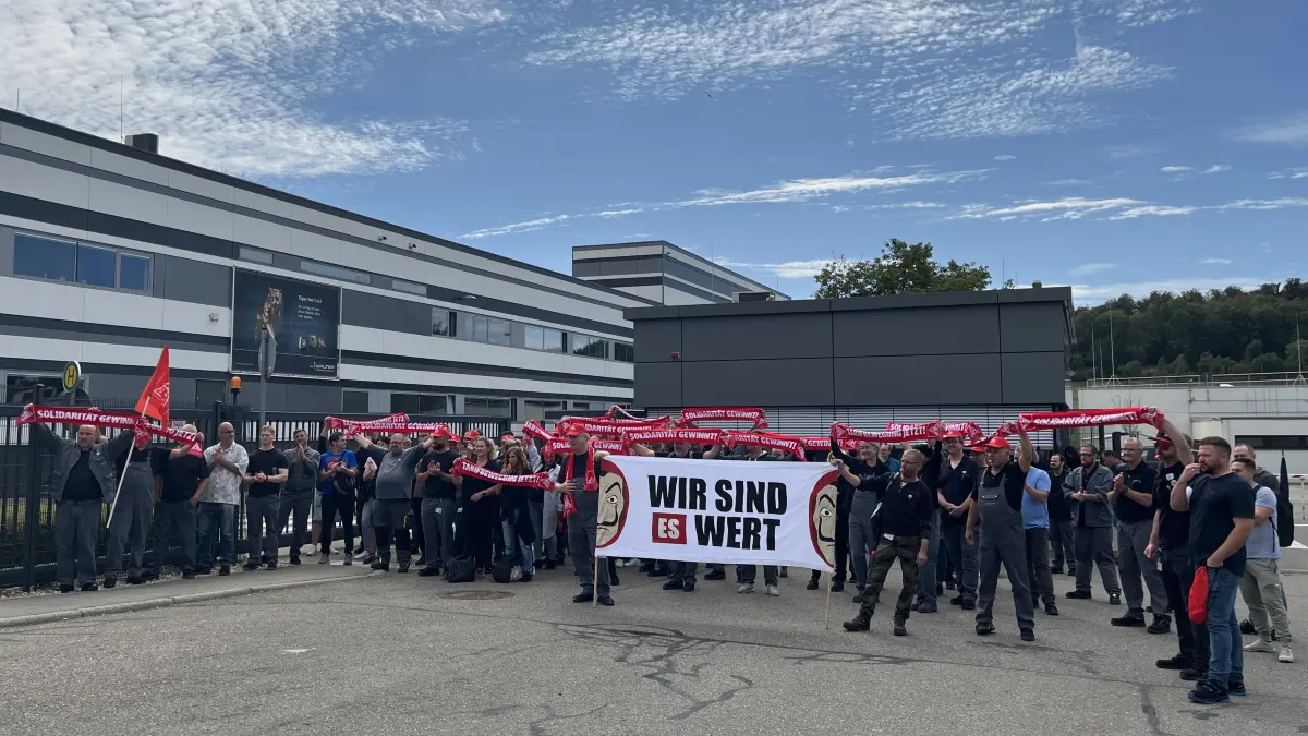 Warnstreik Walter AG in Münsingen. IG Metall