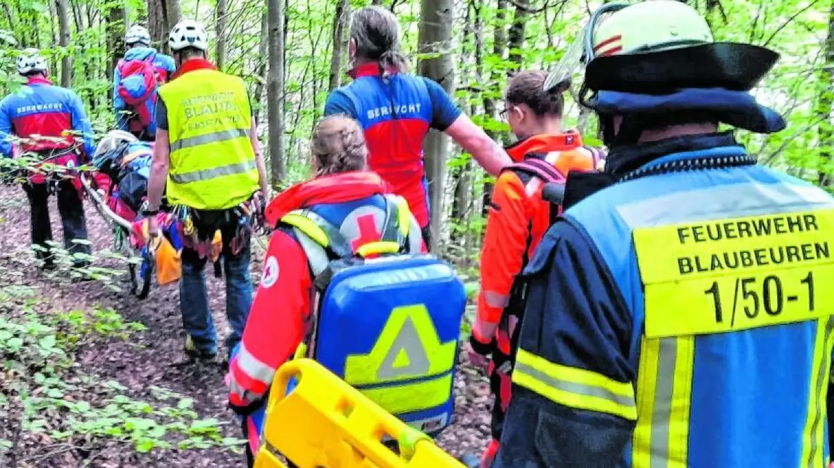 Blaubeurer Feuerwehr und Bergwacht retteten schon öfter Verletzte aus dem Steilhang (hier ein Einsatz vor zwei Jahren).
