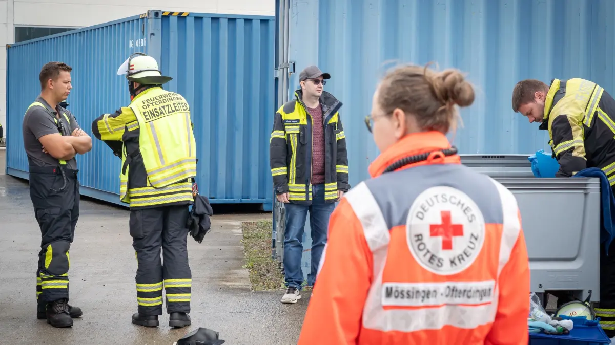 Großbrand bei der Firma Röcker und Kohler in Ofterdingen am Dienstag, 25. August. Drei Feuerwehrleute wurden leicht verletzt.