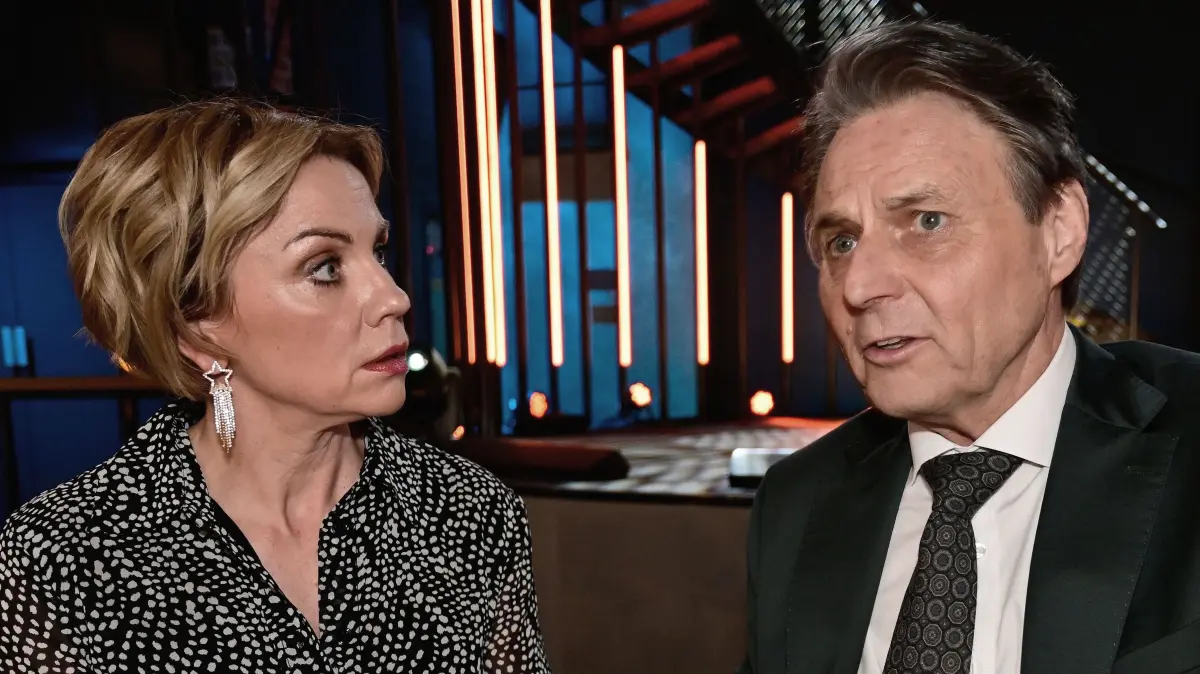 Yvonne (Gisa Zach) hat Jo Gerner (Wolfgang Bahro) wochenlang etwas vorgemacht.