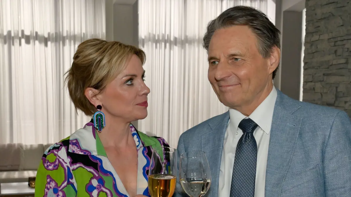 Yvonne (Gisa Zach) und Jo Gerner (Wolfgang Bahro) genießen ihr neues Liebesglück.